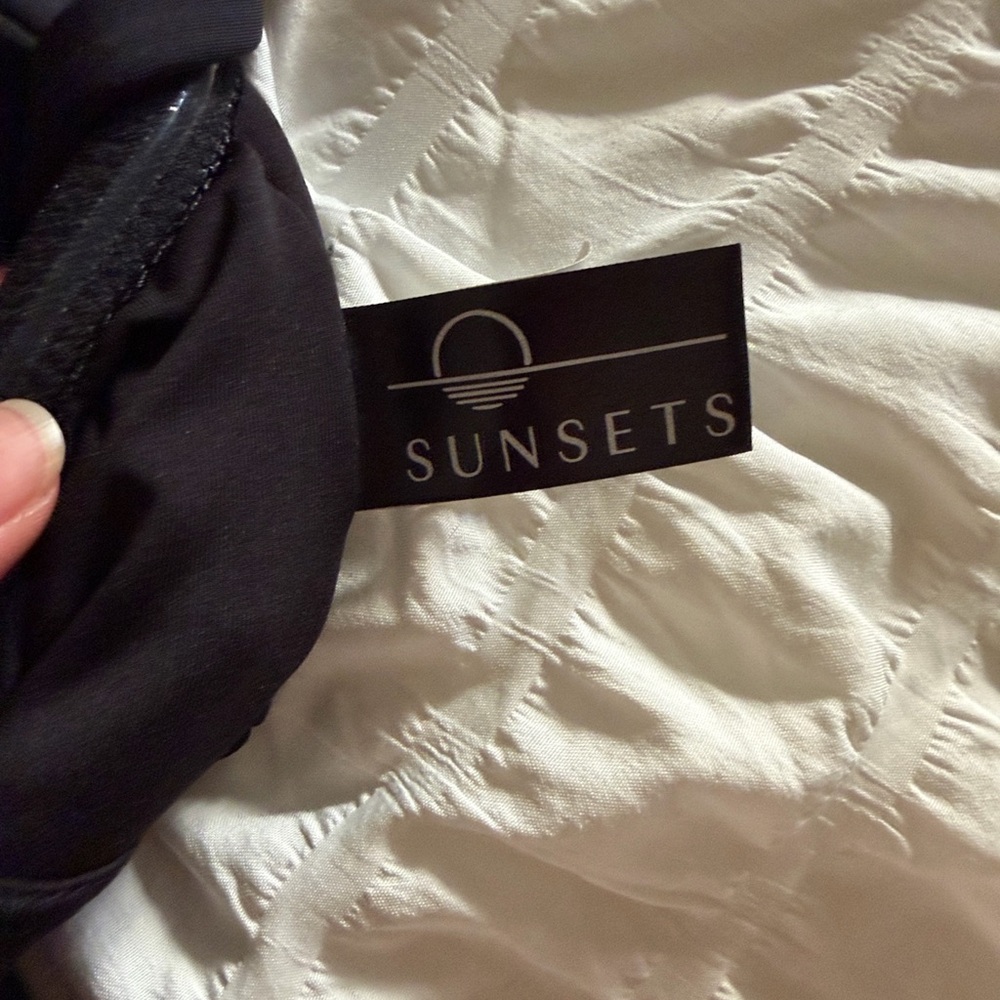 Elegant Black One-Piece Swimsuit - Picture 6 of 7